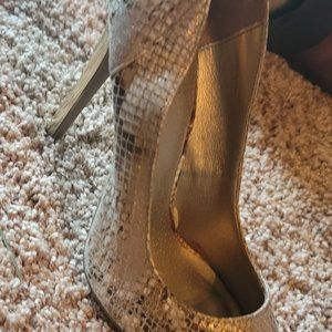 G by Guess “Felisity 2” pointed toe snakeskin textile gold stiletto pump